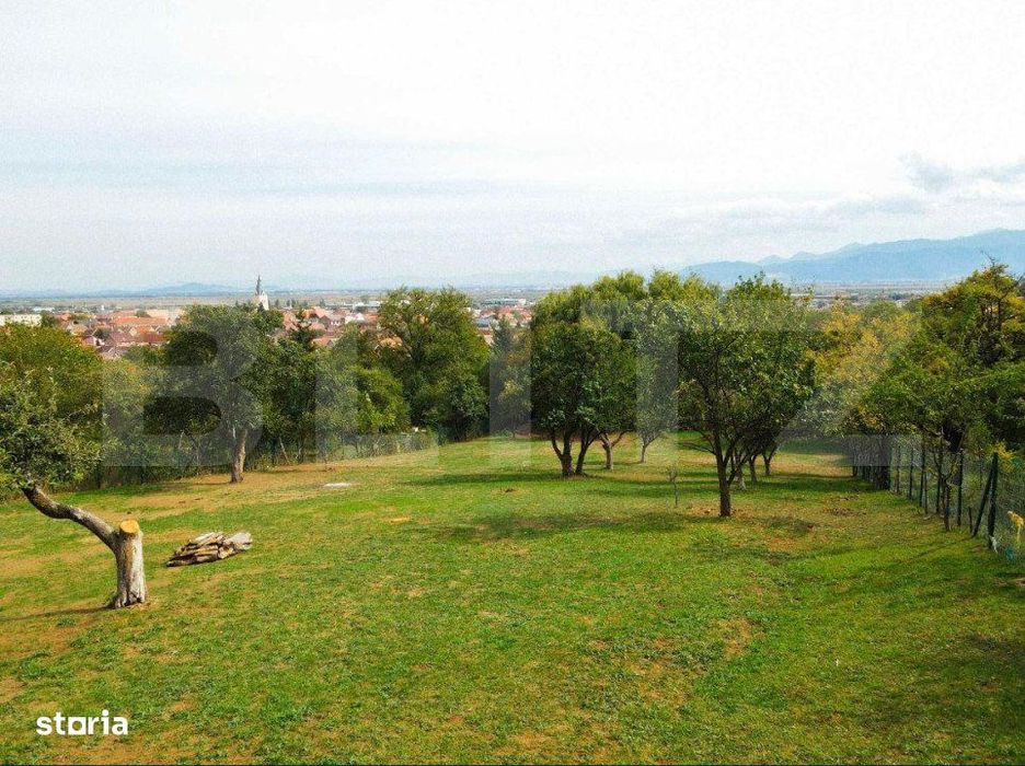 Teren cu rau si vedere panoramica