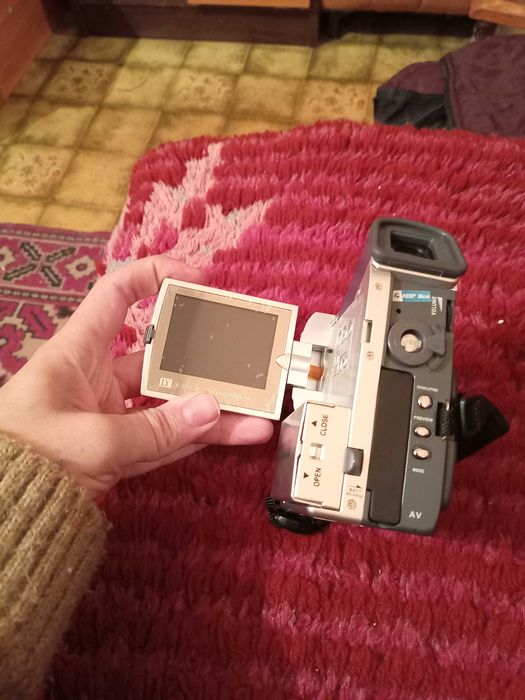 Продавам камера Sony