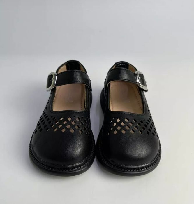 Продам новые туфли на деаочку