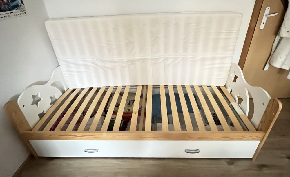 Детско легло с преграда
