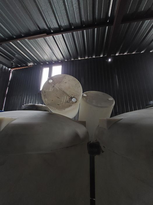 Емкости пластиковые 3000л