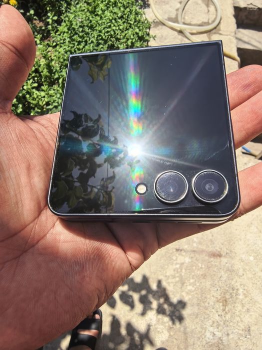 Samsung Z Flip 7 . Сотилади 650$ ёки обмен S25 ultra, Iphone 16 pro.