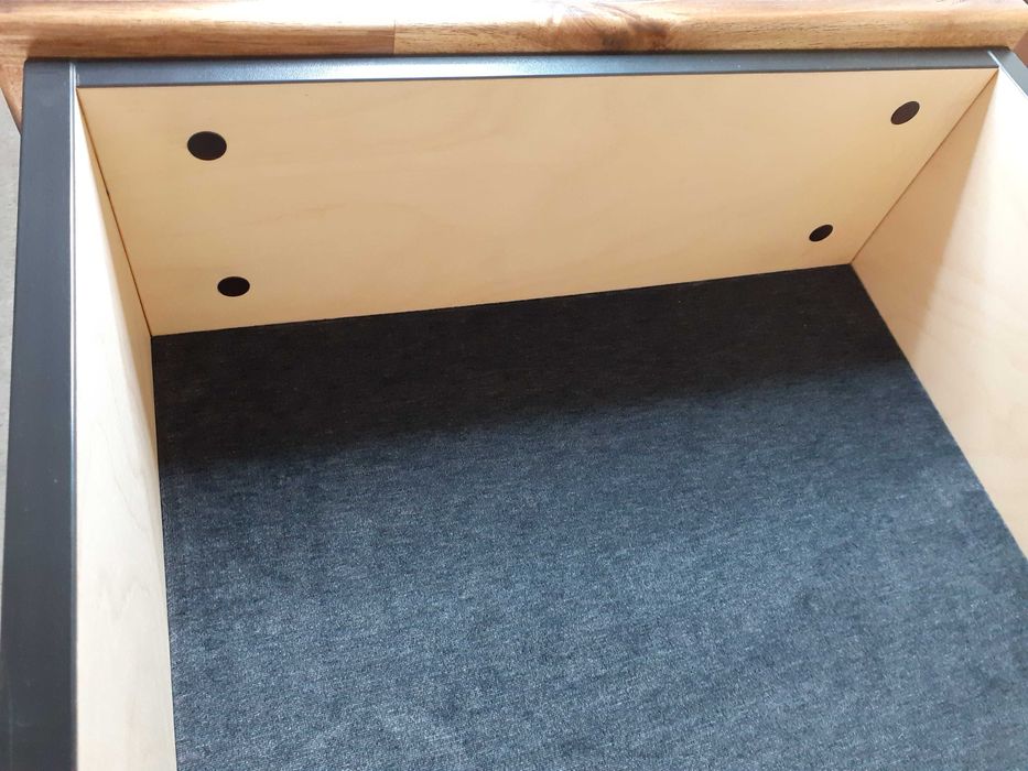 Авторски шкаф с две чекмеджета