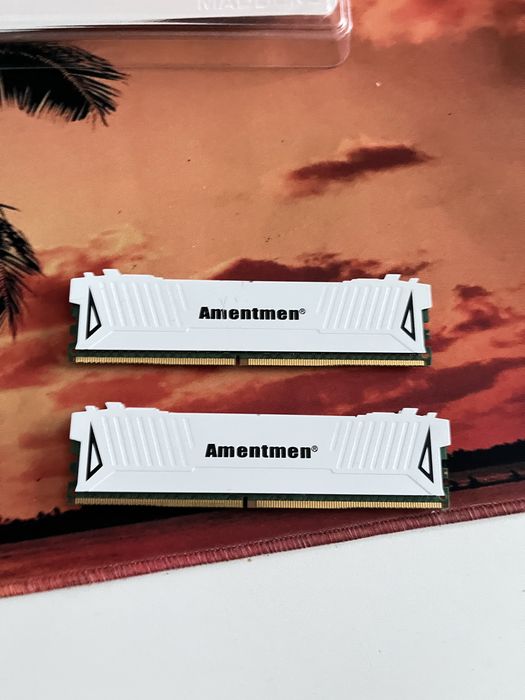 2 плашки серверной оперативной памяти DDR4