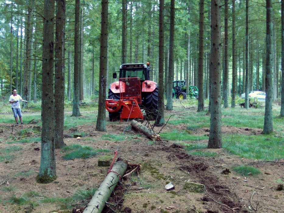 Graifer tractor VHZ-2300 cu troliu 3 tone