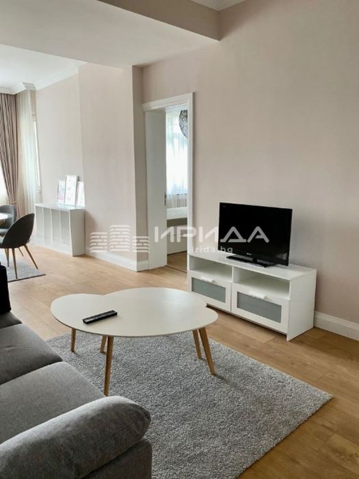 Продава се Тристаен апартамент в София, Докторски паметник - 124 кв.м за 2123 €/кв.м - Снимка #5