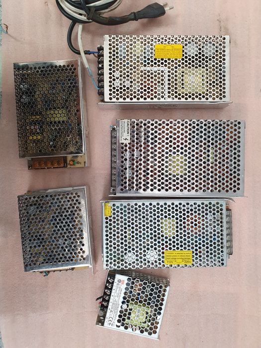 Sursa de alimentare 12 V cu carcasa metal