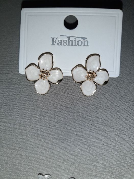 Нови нежни обеци