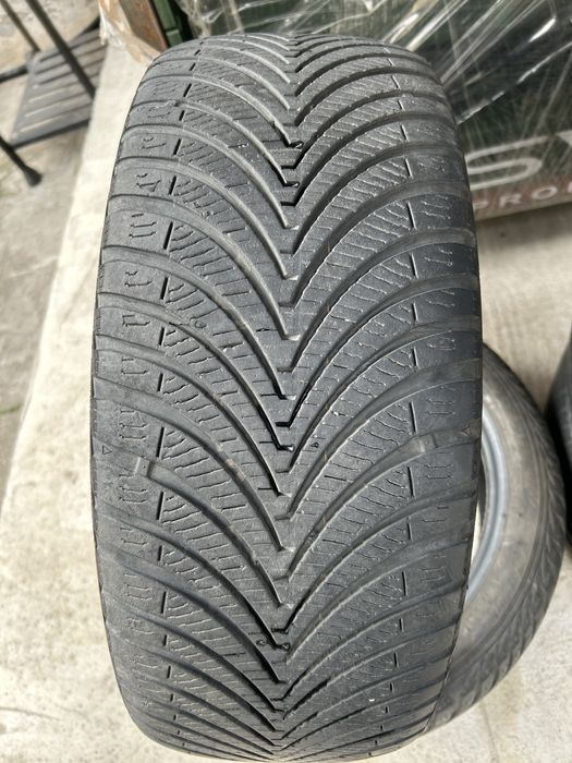 Vand cauciucuri 215/45/17 vara/all season