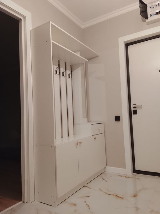 Продам прихожую,