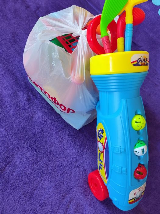 Продам пакет игрушек в одни руки, листайте карусель.