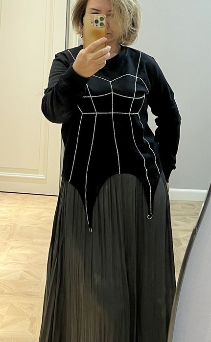 Свитшот черный со стразами