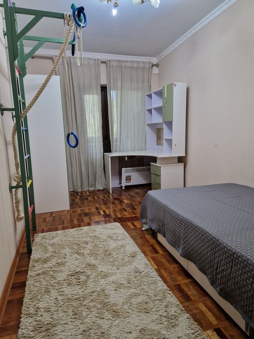 Сдается в долгосрочную аренду 4-х (5) комнатная квартира на ц-1, 3этаж