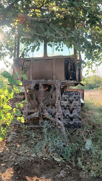 Traktor 75 sotiladi xolati zoʻr yurib turgan ishga tayyor