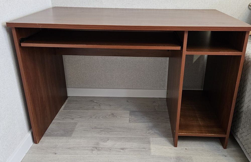 Продам стол письменный, офисный