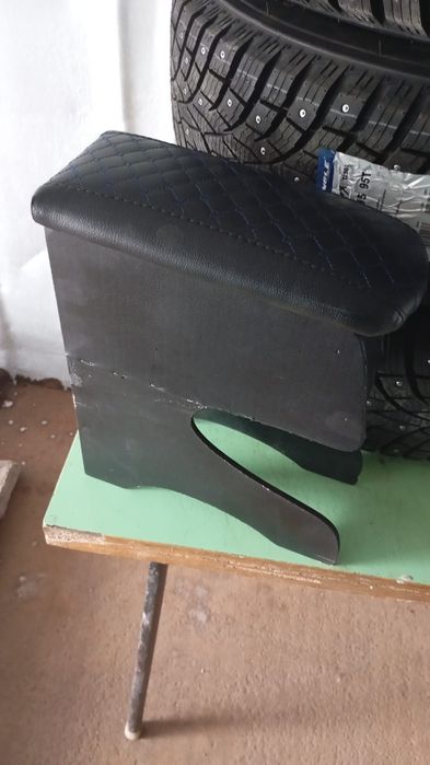 Подлокотник для авто