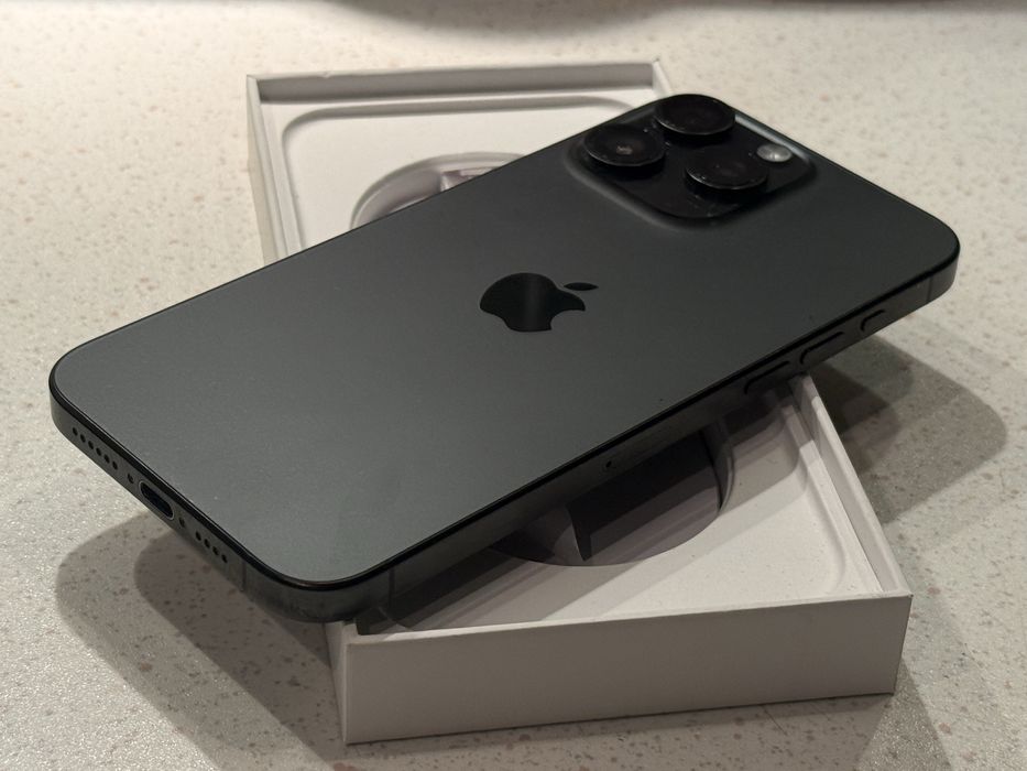 iPhone 15 Pro Max 256GB Black Titanium – Перфектен, 91% Батерия!
