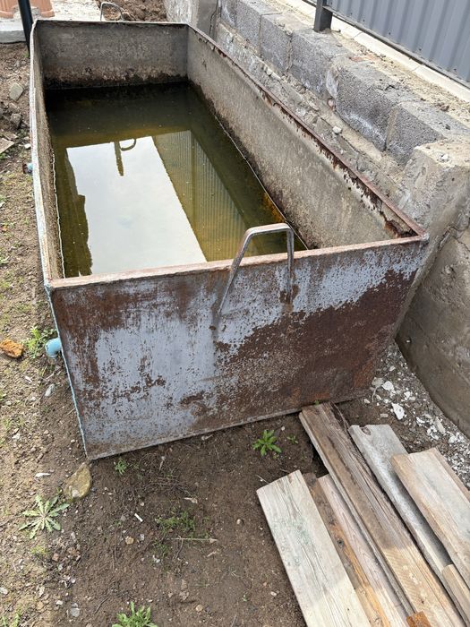 Продам емкость для воды, чан