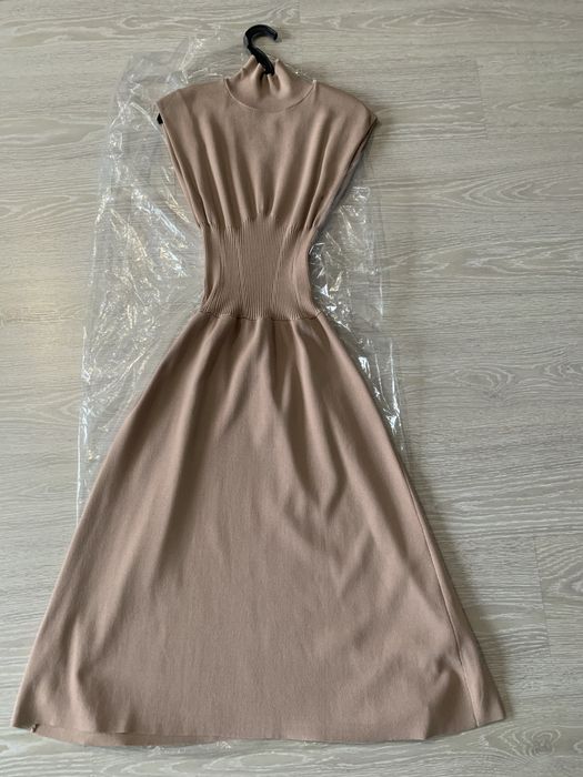 Продаю стильное платье