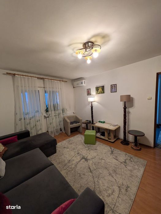 Apartament cu 2 camere semidecomandat – Craiovița Nouă, zona Big