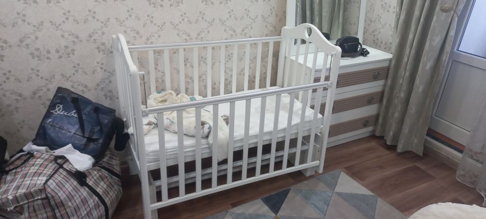 Детская кроватка
