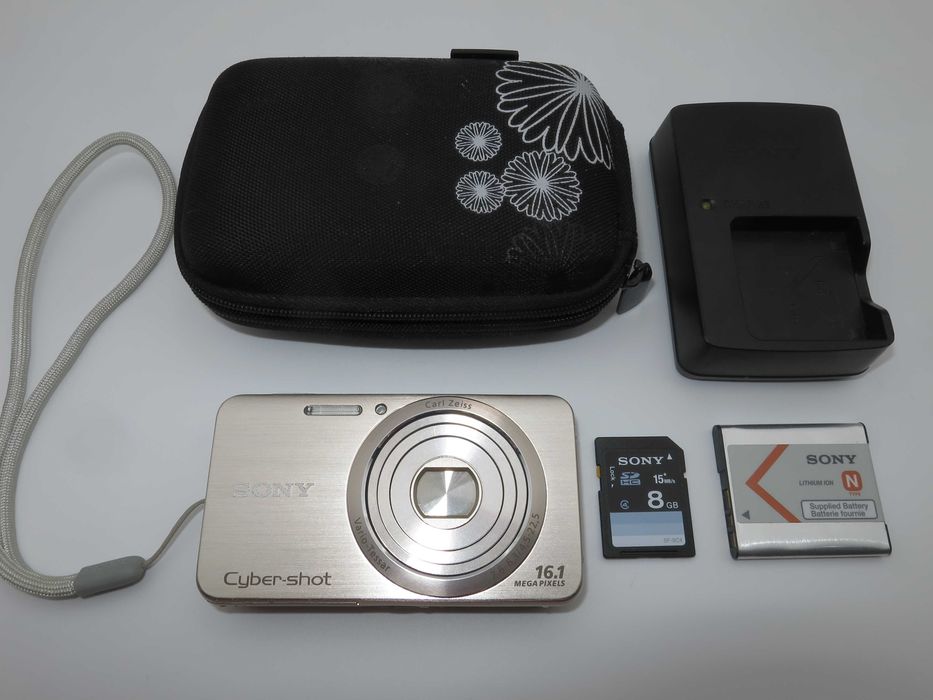 Sony Cyber-shot DSC-W630 ултра компактен и стилен фотоапарат, цифрова камера в отлично състояние като НОВА,  16MP и 5х оптично увеличение