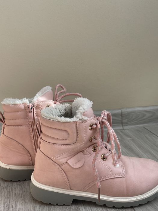 Зимни ботуши и кецове