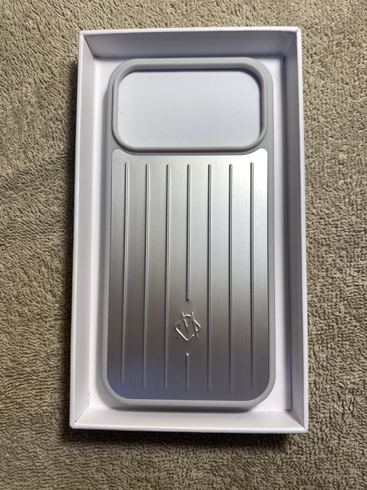 Премиум Калъф RIMOWA Original Aluminium Groove за iPhone 17 pro Max