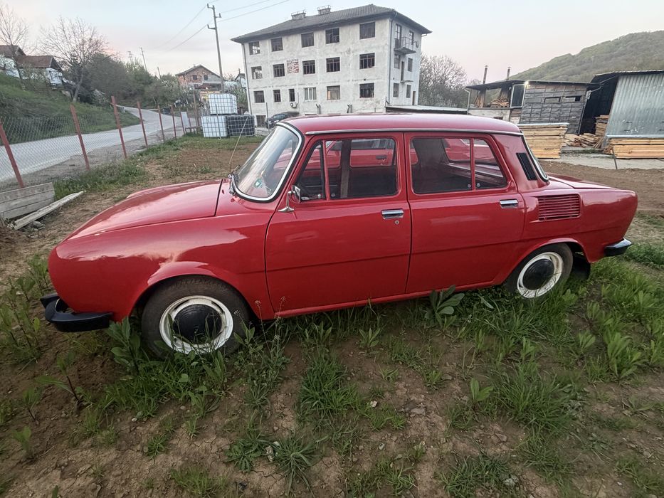 Renault 9, Skoda 100