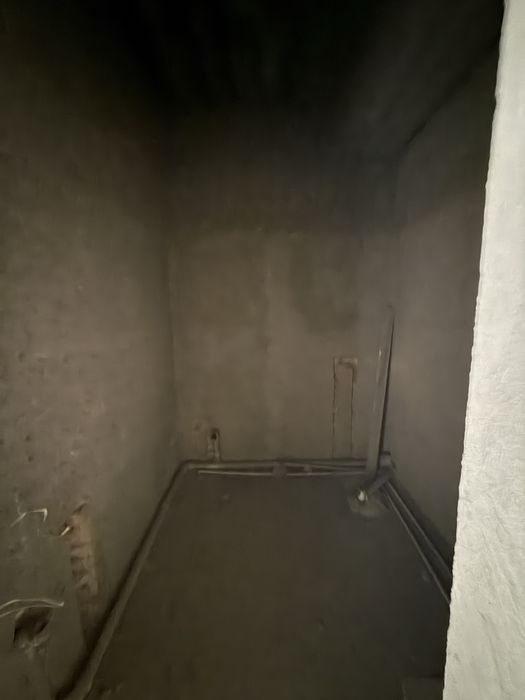 Продается коробка квартира 200м Бульвар на против Ин Яз