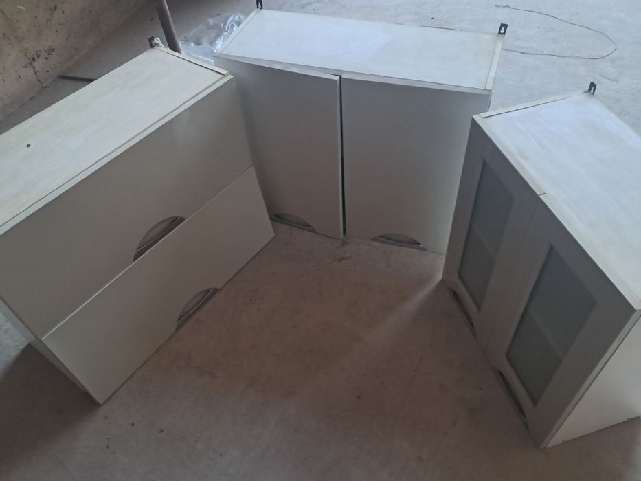 Oshxona mebel sotiladi