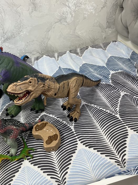 Продам колекцию динозавров