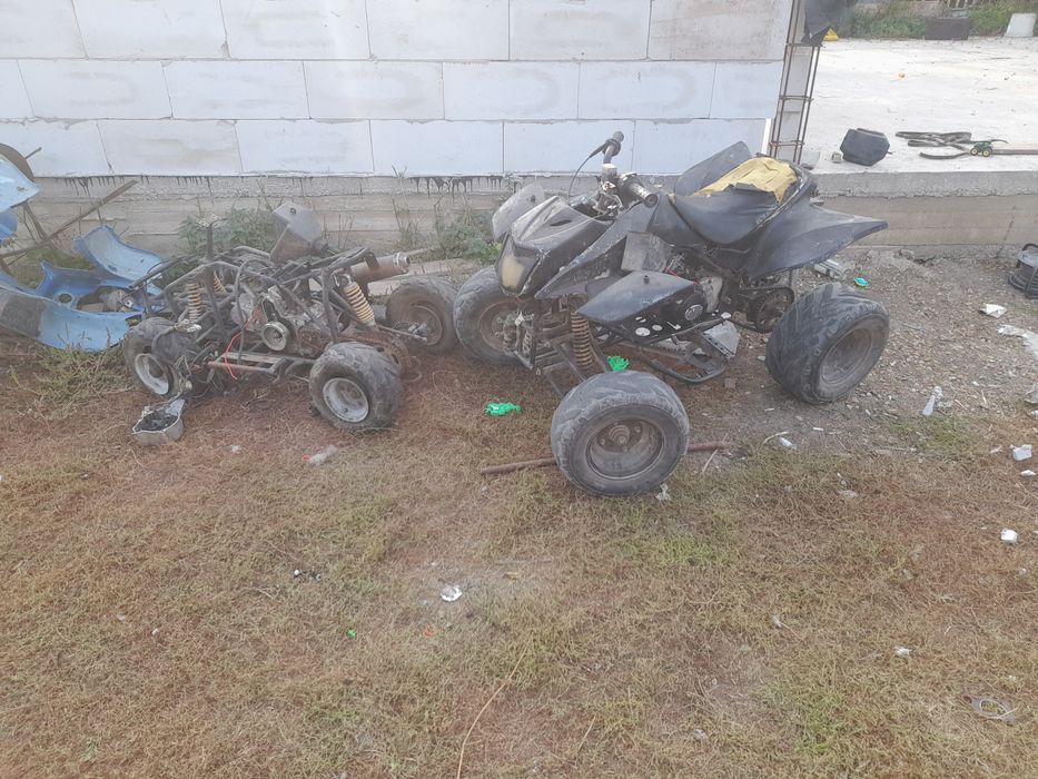 De vânzare 2 atv-uri