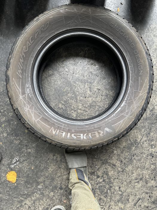 235/65/17 Vredestein M+S