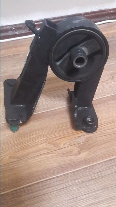 Продам подушка двигателя
