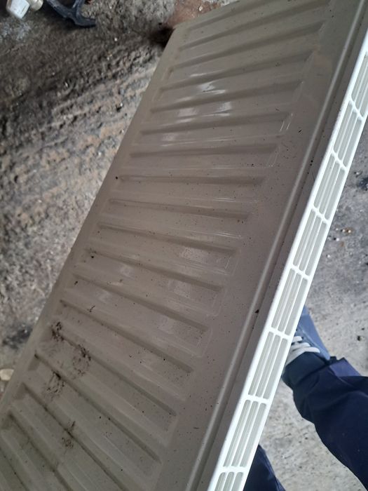 Calorifere opt bucăți folosite un sezon