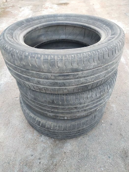 Покрышка бу сатам  R15.R16