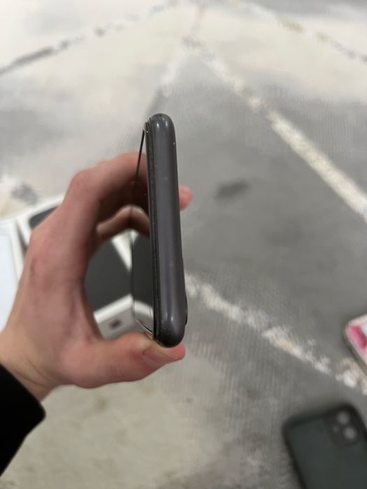 Айфон 11 идеальном состаяние