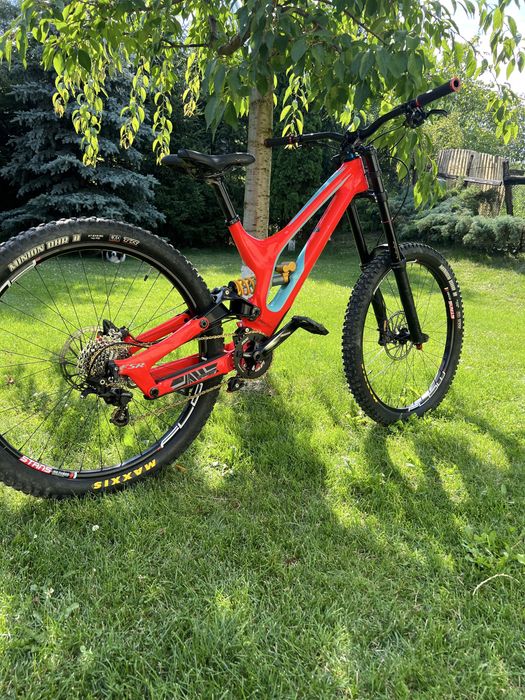 Specialized demo 8
