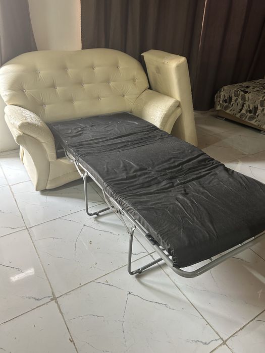 Продам диванчик раскладной лежачий