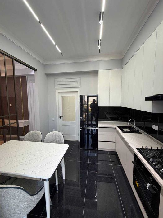 Продается 3-х комнатная квартира в Parkent Avenue