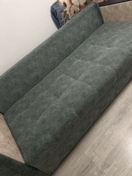 Продам диван б/у цена 50 тыс .