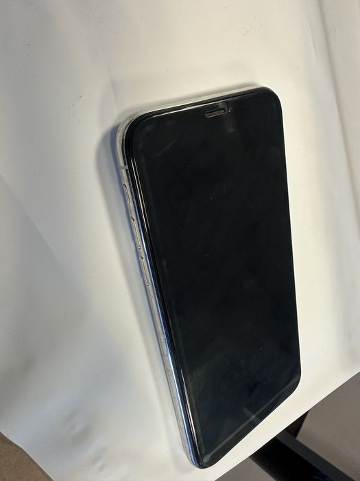 Бял iPhone X запазен 64GB