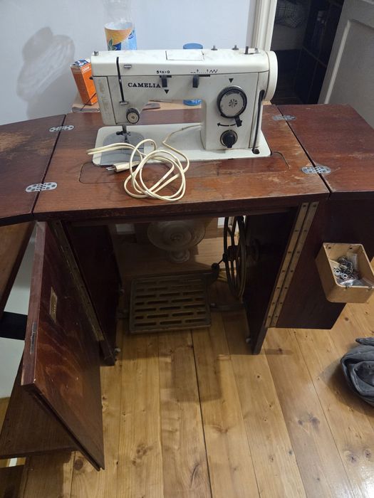 Vand masina de cusut retro