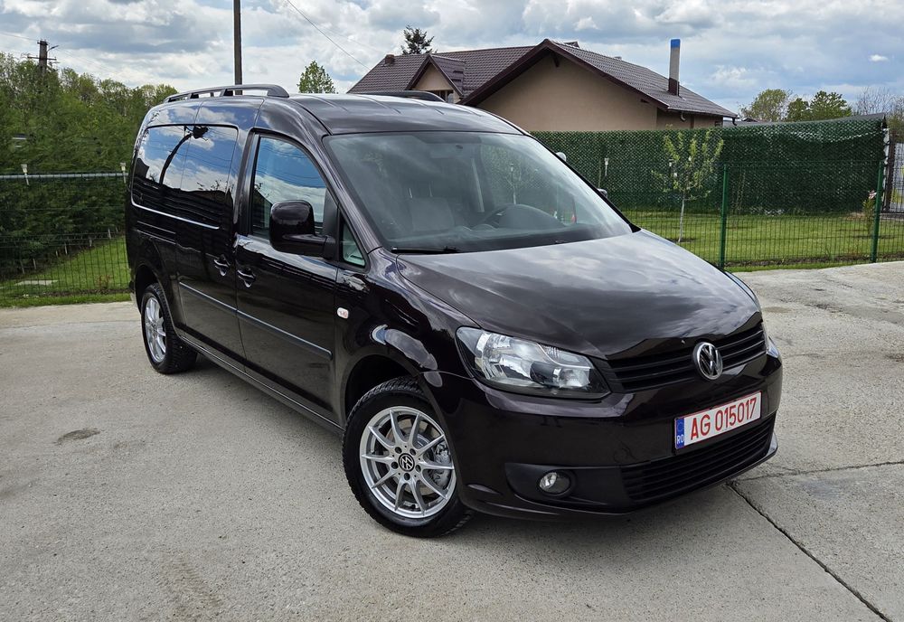 Volkswagen Caddy Maxi / 7 Locuri  / Climatronic  / Navigatie