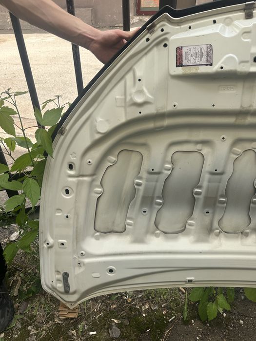 Продается капот