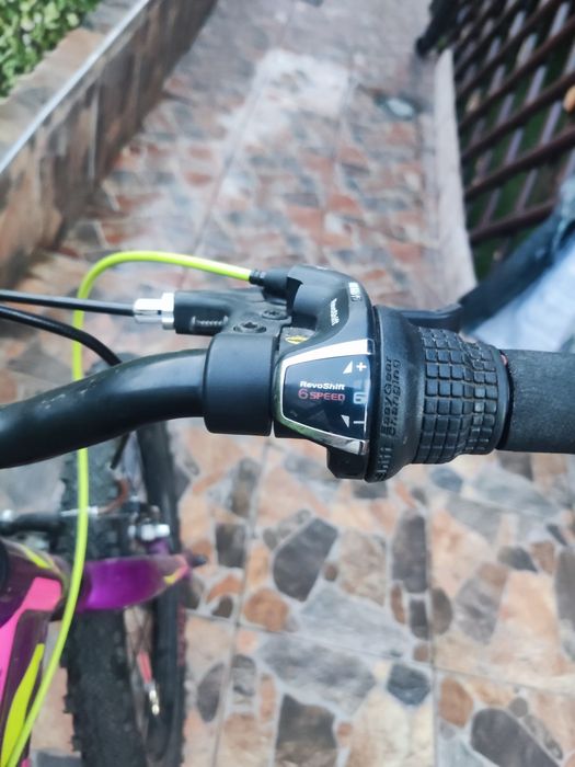 Продавам детско колело драг