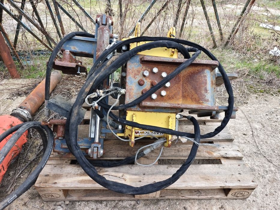 Набивач на пилоти с грайфер за багер 4 - 12 тона Malaguti pm202