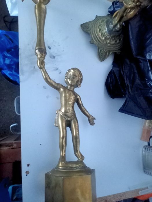 Фотоапарати и други ретро предмети.