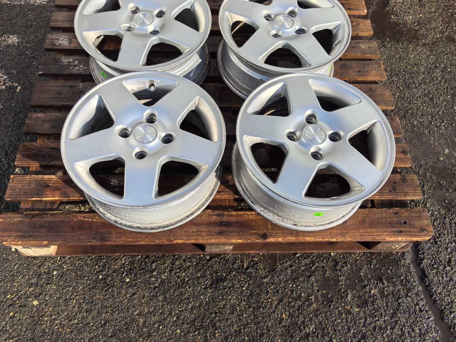 15 цола 4 х 114,3 мм Кия / Митсубиши / Хюндай / Шевролет 6 Инча /ЕТ 42